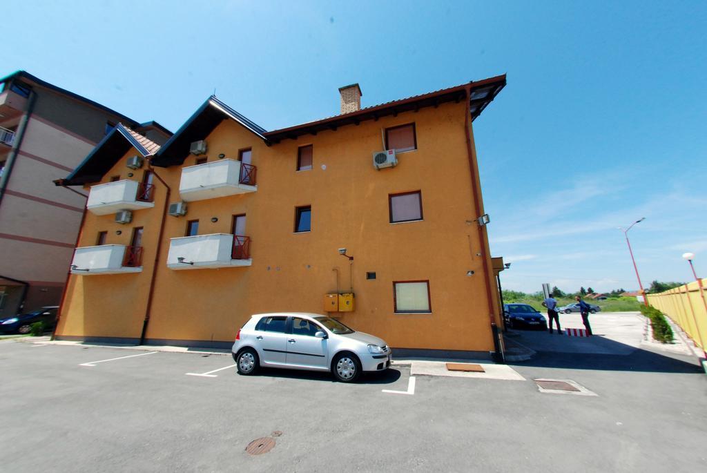 Hotel Arizona Sarajevo Lukavica Exteriér fotografie